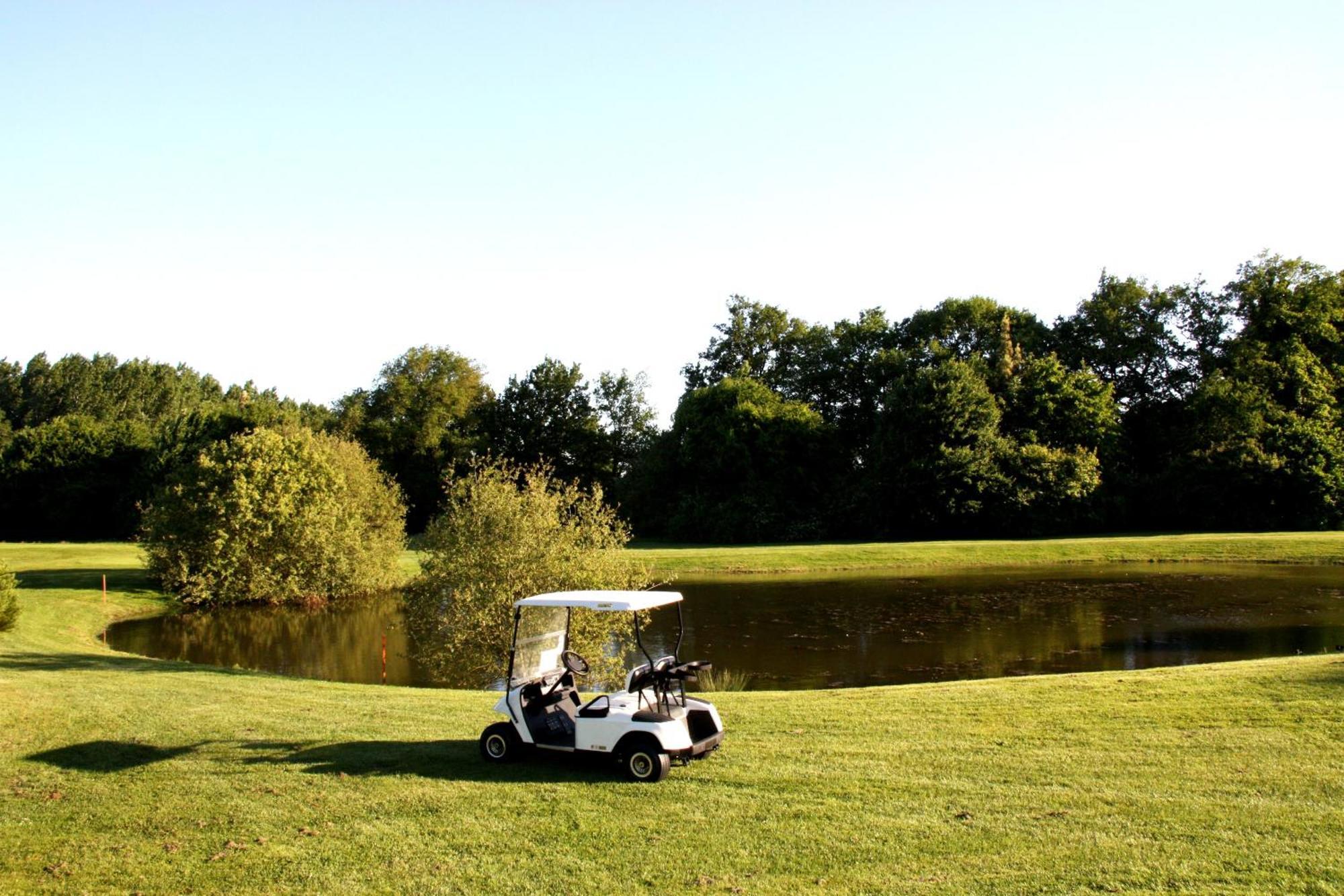 Anjou Golf And Country Club Hotell Champigné Exteriör bild